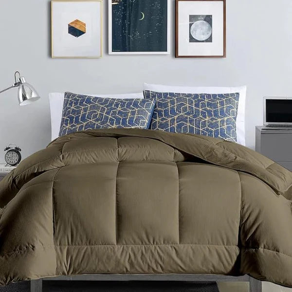 Luxury Quilted Comforter – Soft & Lightweight Bedding
